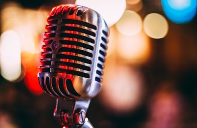 今日吃瓜网51：某知名歌手演唱会假唱被实锤，观众现场录音曝光